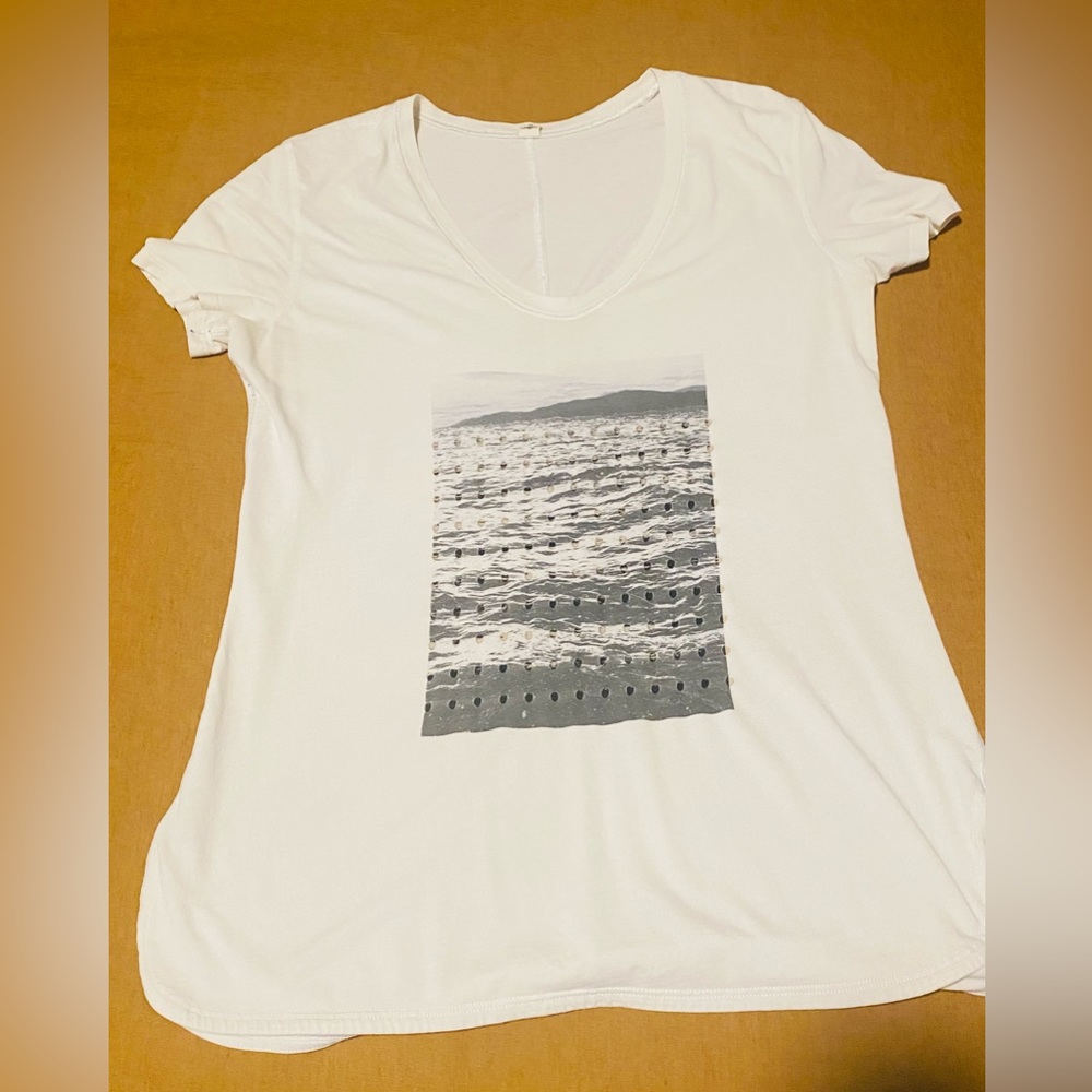 Lululemon T-shirt